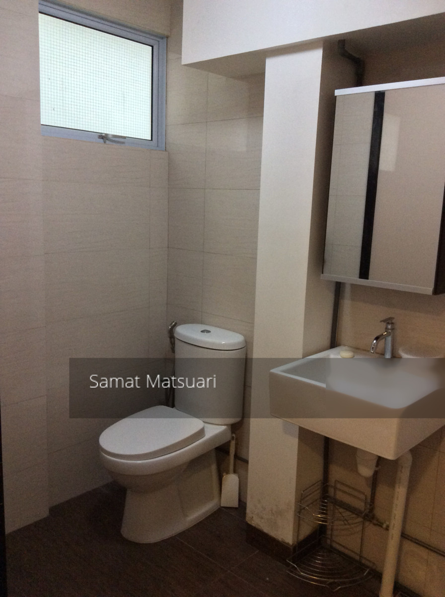 Blk 226 Jurong East Street 21 (Jurong East), HDB 5 Rooms #135068132